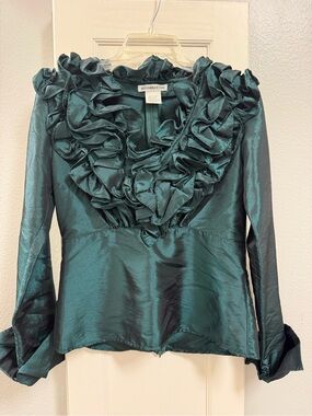 Alexandra Rosati Vinyage Emerald Green Ruffled V-Neck Long Sleeve Blouse